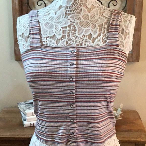 351 ✨EUC Bundle of 2 American Eagle Striped Crop Tanks✨ - Picture 8 of 12